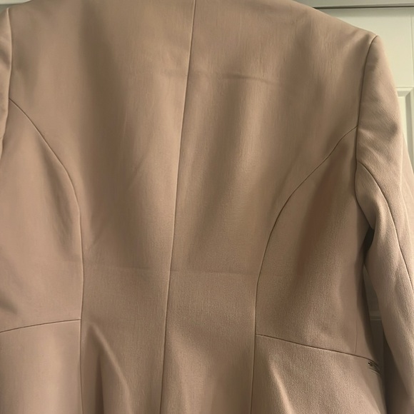 Women’s size 6 blazer. Express - Picture 8 of 12